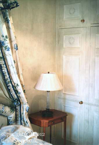 furniture made old looking with distressed Gustavian paint effect